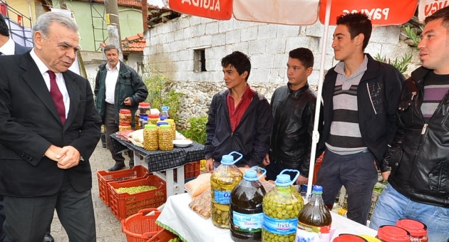 Müjde verdi, yol gösterdi