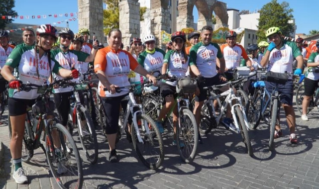 İzmir'in Dünya Miraslarını bisikletliler birleştirdi