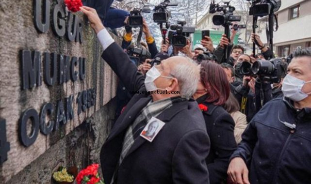 Kılıçdaroğlu, Uğur Mumcu'yu evinin önünde andı