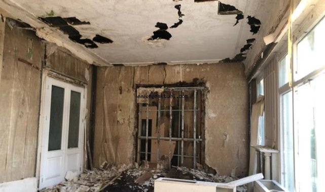 Harabeye dönen 130 yıllık İzmir Vali Konağı Meclis gündeminde!