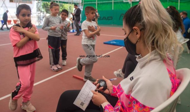 Sportif yetenek ölçümleri için mobil hizmet