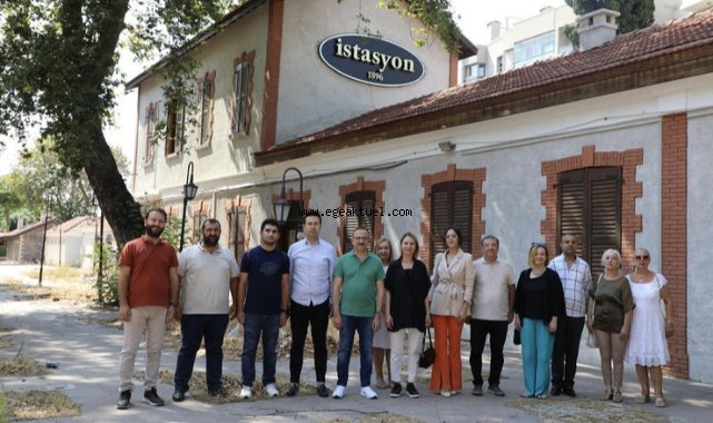 Başkan Sürekli Karşıyakalı gençlere iki müjde verdi