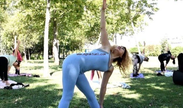 Bornova’da açık havada yoga