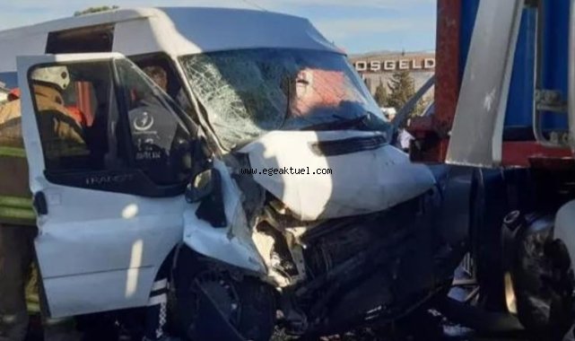 İzmir’de feci kaza! 1’i ağır 6 cezaevi personeli yaralı
