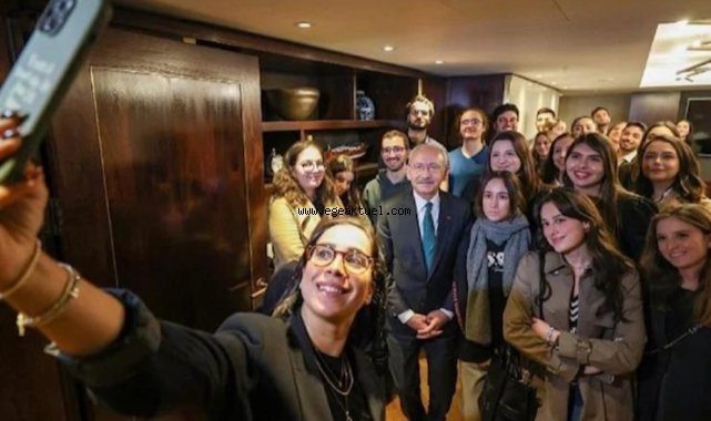 Kılıçdaroğlu, Londra’da Türk öğrencilerle bir araya geldi