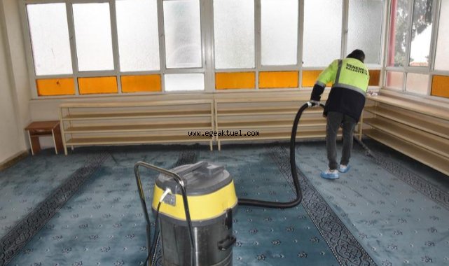 Menemen Belediyesi Cami temizliğini tamamladı