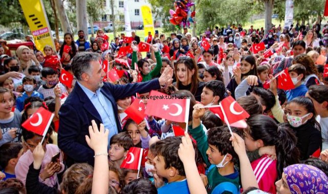 Bayraklı’da 23 Nisan şenlikleri başladı