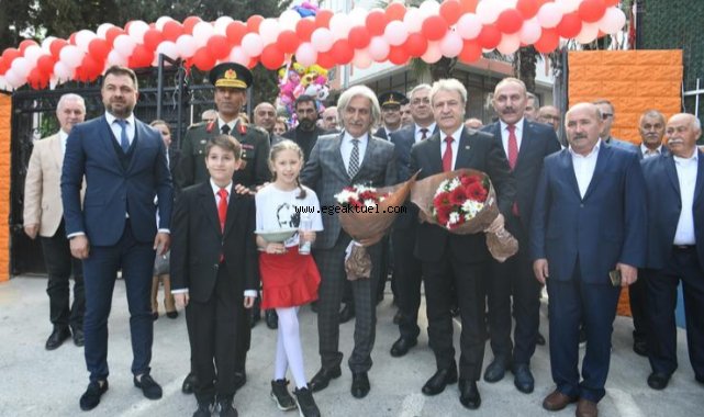 Bornova’da gökyüzü uçurtmalarla renklendi