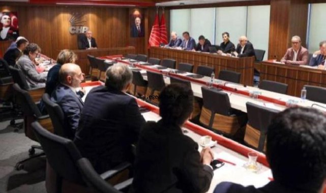 CHP’de nefesler tutuldu