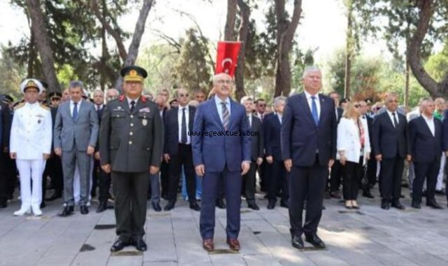 İzmir'de 15 Temmuz şehitleri törenle anıldı