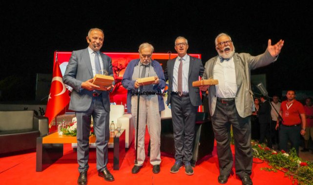 Usta tarihçiler Atatürk’ün dehasını anlattı