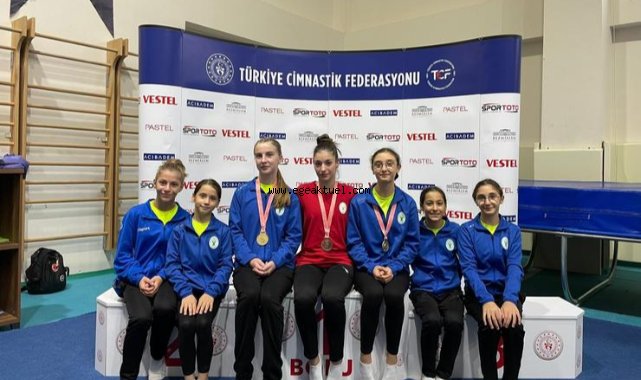 Bornovalı cimnastikçiler başarıya doymuyor