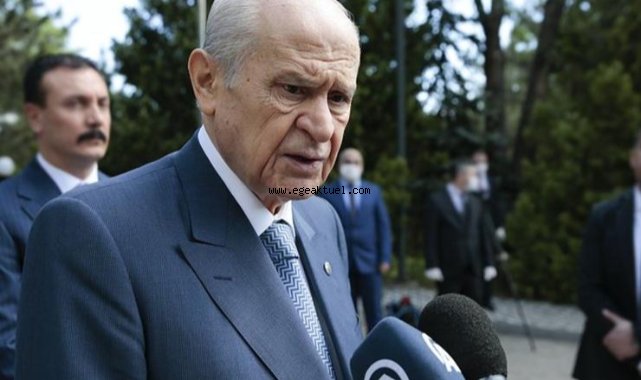 Bahçeli: 'Alenen Türkiye’ye silah çekmekte'