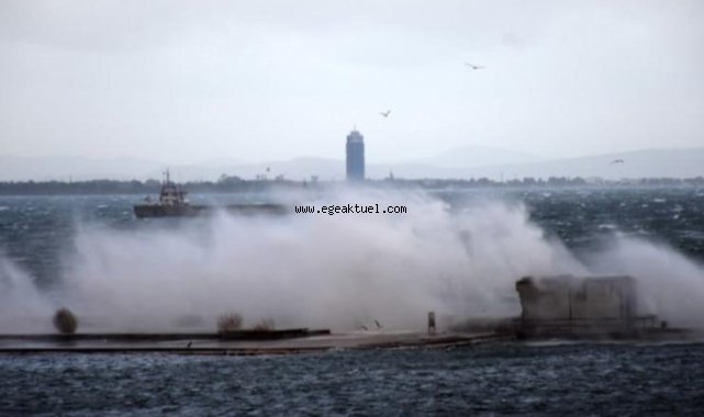 İzmir için sağanak, hortum, fırtına uyarısı