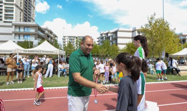 Karşıyakalı çocuklar atletizm şenliğinde buluştu