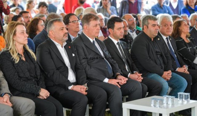 İzmir depreminde hayatını kaybedenler anıldı
