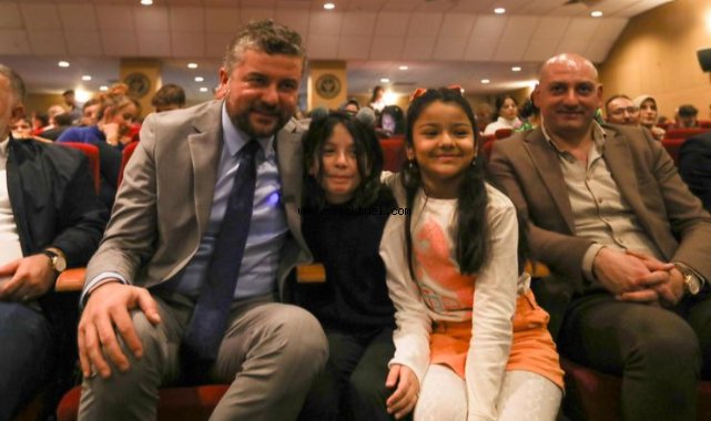 Buca Belediyesi diyabetli çocuklara ölçüm sensörlerini dağıttı