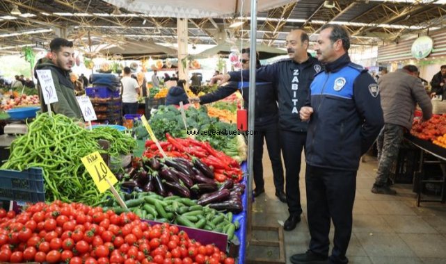 Bayraklı zabıtasından pazar yeri denetimi 