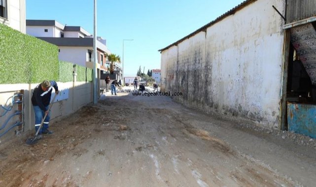 Menderes’te Yollar Yenileniyor