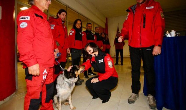 Başkan Kınay’dan depremin yıldönümünde AKUT’a anlamlı ziyaret