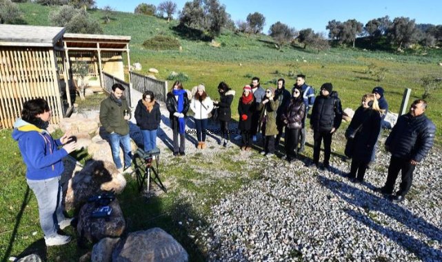 İzmirliler şehrin yeşil alanlarıyla kucaklaşıyor
