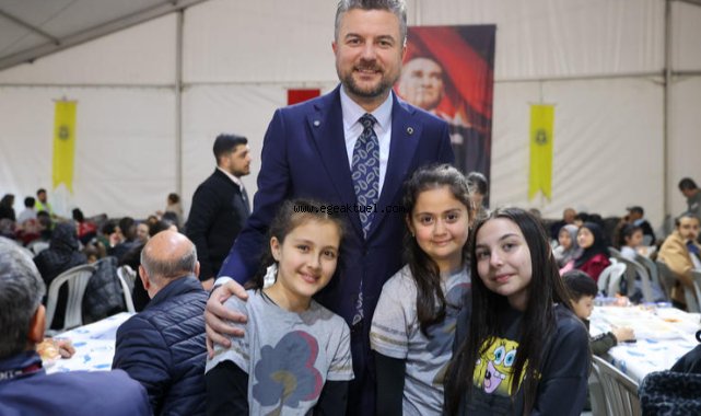 Başkan Görkem Duman yüzlerce Bucalıyla birlikte iftar yaptı