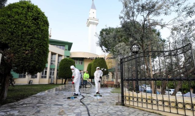 Narlıdere Belediyesi’nden Camilerde Titiz Temizlik Çalışması