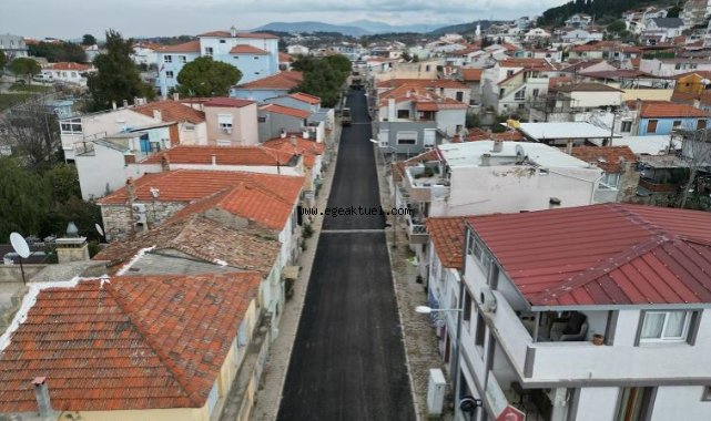 Urla’da asfalt ve parke atağı