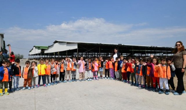 Çiğli Belediyesi’nden çocuklara doğa ve hayvanlarla iç içe unutulmaz bir gün