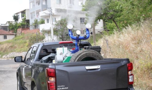Bayraklı'da haşereyle mücadele sürüyor