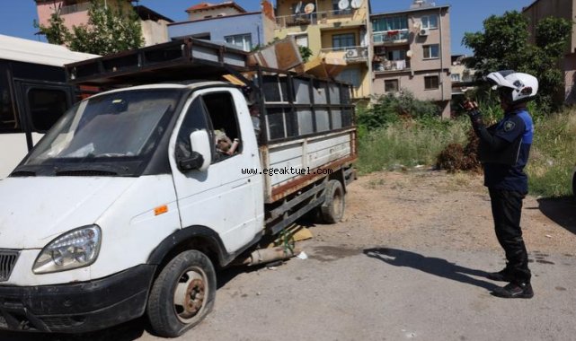 Bayraklı'da hurda araçlar kaldırılıyor