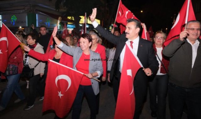 Dikili’de Cumhuriyet Bayramı Coşkusu
