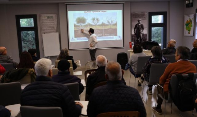 Efes Selçuk’ta Zeytin Budama Eğitimi Düzenlendi