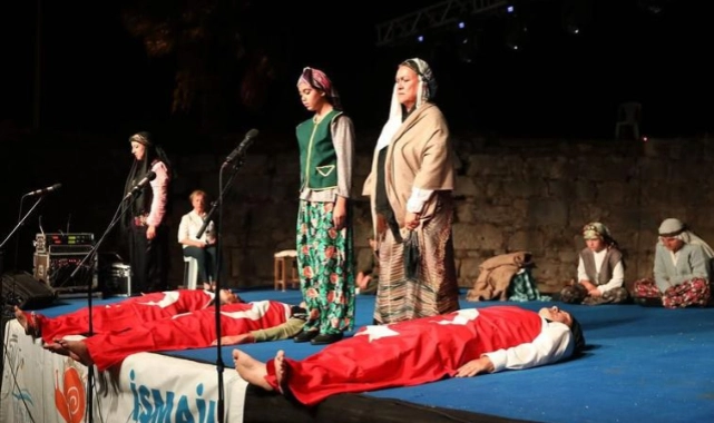 Seferihisar'da Dünya Tiyatro Günü coşkusu