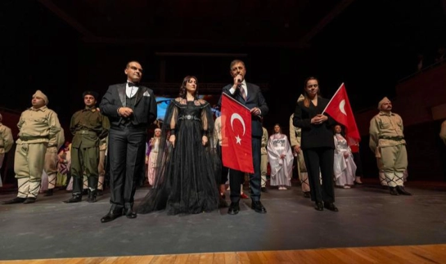 ''Uyan Memet'' Çanakkale ruhunu sahneye taşıdı