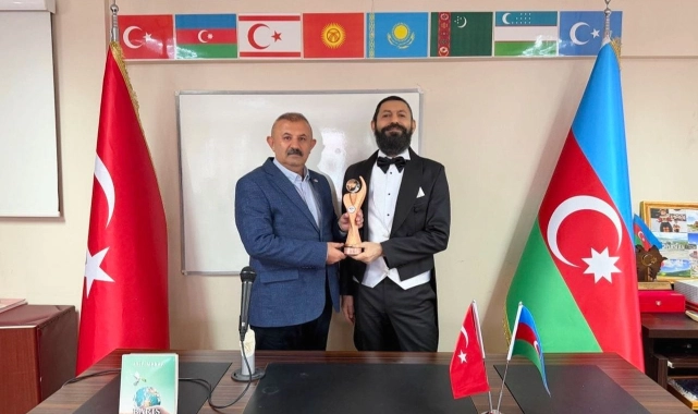 Dünyaca Ünlü Yazar Akif Manaf’a Diyalog ve Barış Ödülü