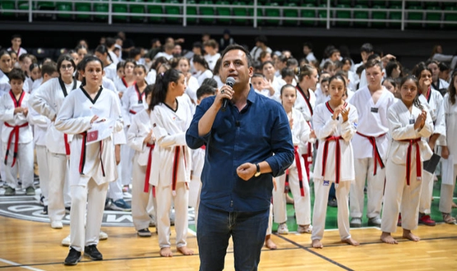 Başkan Eşki’den gençliği koruyan ailelere övgü