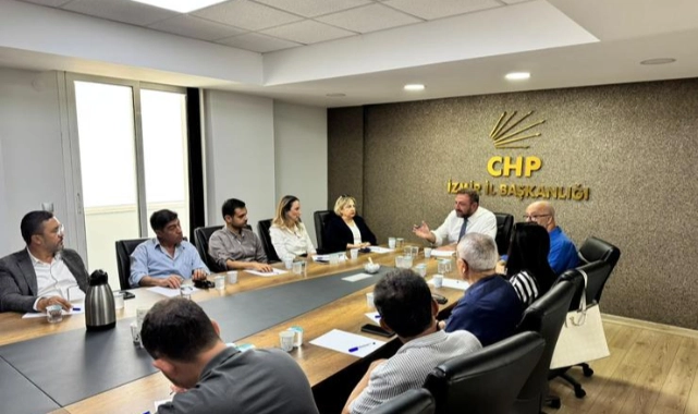 CHP İzmir'de Yönetim İlk Toplantısını Yaptı