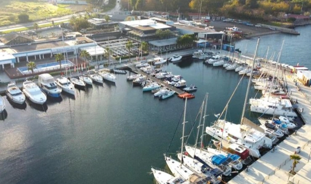 İzmir Marina'da yaz akşamları müzikle buluşuyor