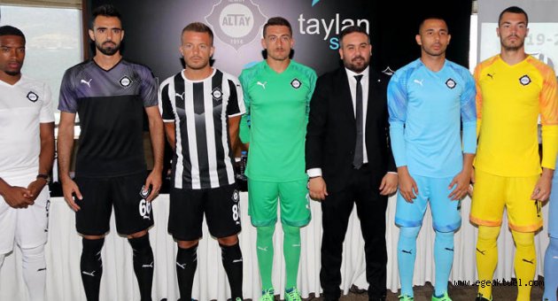 Altay yeni formalarını tanıttı