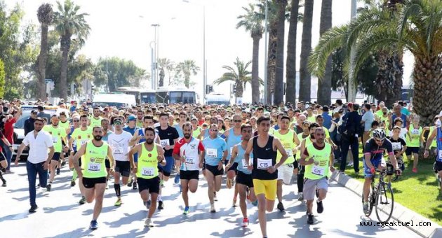Anneler Günü’nde Zübeyde Ana’ya koştular