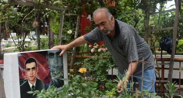 Babalar Günü'nde şehitliğe acı ziyaret