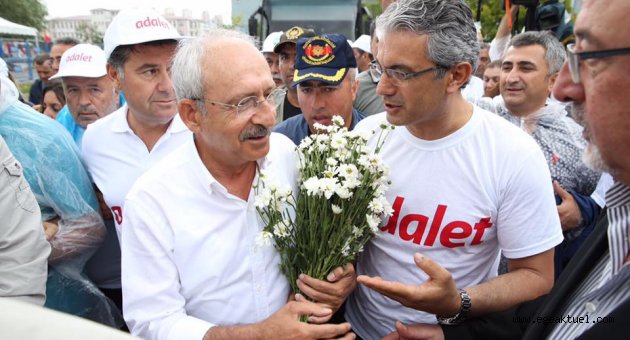 Başkan Akpınar yürüyüşte Çiçekler İzmir'in dağlarından!