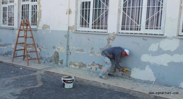 Başkan Batur, Narlıdere Okullarını Bakıma Aldı