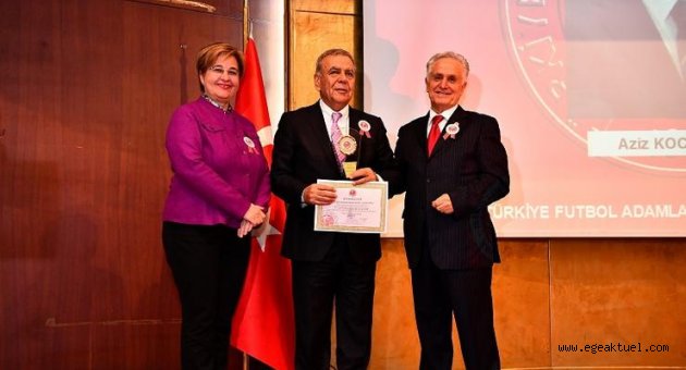 Başkan Kocaoğlu'na onur ödülü