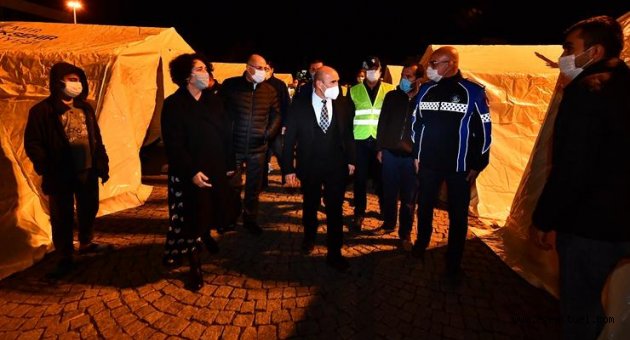 Başkan Soyer depremzedeleri ziyaret etti
