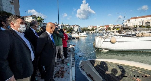 Başkan Soyer hortumun vurduğu Alaçatı'da