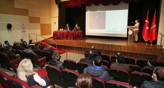 Başkan Tugay Banka Sokağı esnafı ile bir araya geldi