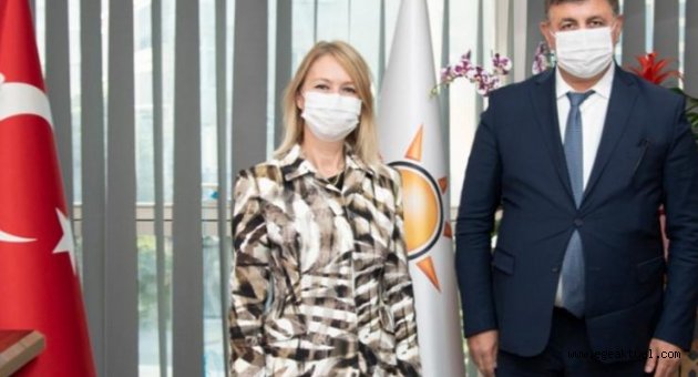 Başkan Tugay'dan Didem Dereboylu Keseli'ye 'Hayırlı olsun' ziyareti