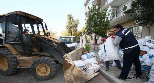 Bayraklı'da kaçak moloza geçit yok